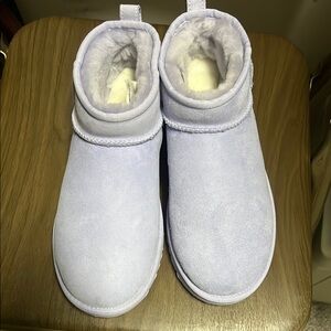 UGG women’s mini boots size 10